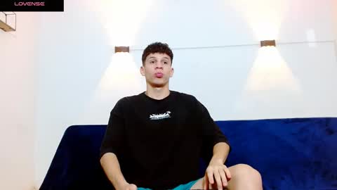 john_ssnow29 online show from 11/18/25, 09:36