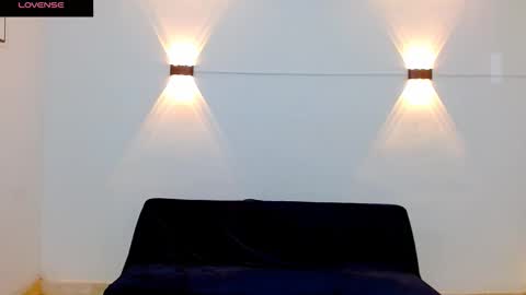 john_ssnow29 online show from 12/04/25, 01:42