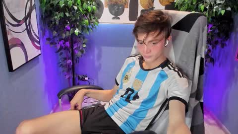 John online show from 09/12/25, 08:20