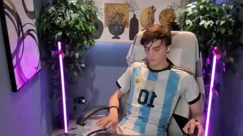 John online show from 09/23/25, 07:55