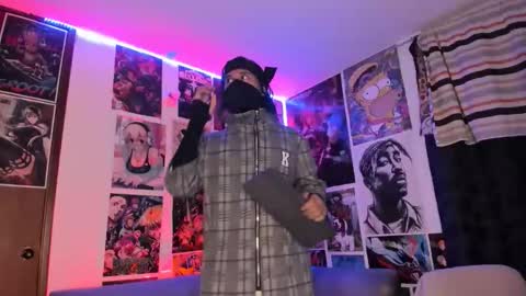 John carrie    Independent  Help me reach my goal 100 likes and 10000 followers  online show from 04/03/26, 11:25