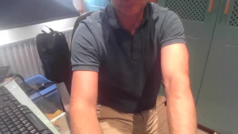 Snapshot of johndrake7 chatting on 06/29/26, 01:44 johndrake7 online show from 06/29/26, 01:44