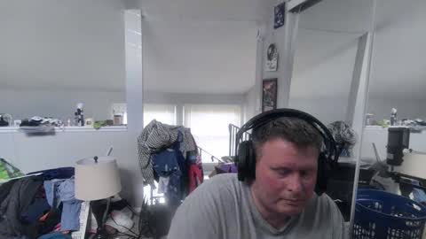 Snapshot of johnfernandez784 chatting on 06/06/26, 05:17 johnfernandez784 online show from 06/06/26, 05:17
