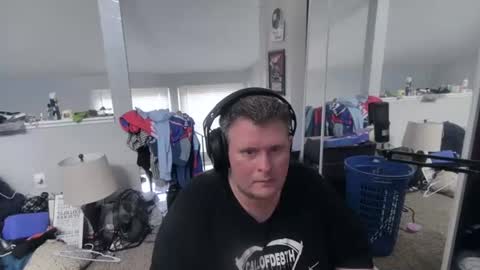 Snapshot of johnfernandez784 chatting on 06/15/26, 01:35 johnfernandez784 online show from 06/15/26, 01:35