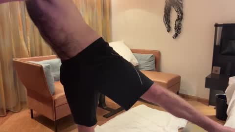 J online show from 10/05/25, 07:12