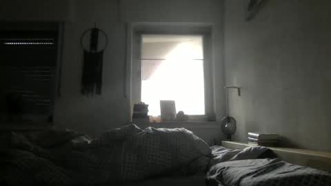 Snapshot of johngee89 chatting on 01/21/25, 11:35 John online show from 01/21/25, 11:35