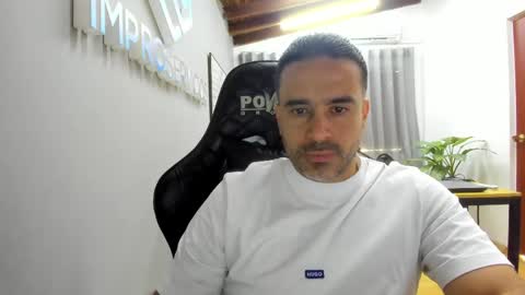Snapshot of johngmodels chatting on 05/23/26, 01:59 JOHN G MODELS online show from 05/23/26, 01:59