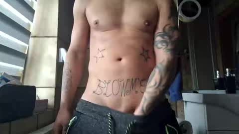 Snapshot of johnlong25cm chatting on 12/18/24, 11:56 johnlong25cm online show from 12/18/24, 11:56