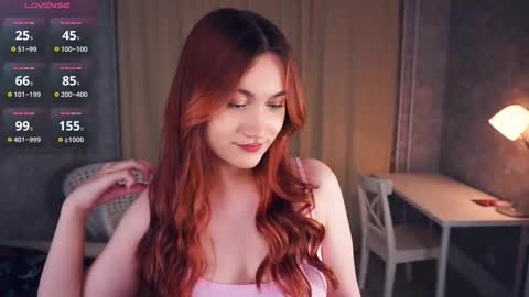 Snapshot of johnnietantum chatting on 11/28/25, 06:43 Rocio online show from 11/28/25, 06:43