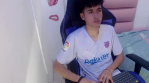 Snapshot of johnny_cagee chatting on 12/09/24, 07:06 johnny_cagee online show from 12/09/24, 07:06