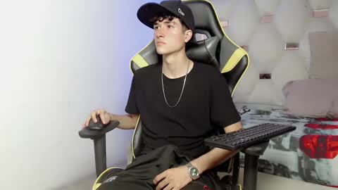 Snapshot of johnny_cagee chatting on 09/13/25, 04:12 johnny_cagee online show from 09/13/25, 04:12