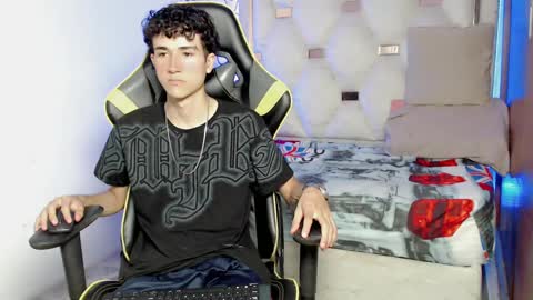 Snapshot of johnny_cagee chatting on 09/18/25, 03:52 johnny_cagee online show from 09/18/25, 03:52