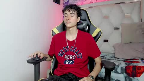 Snapshot of johnny_cagee chatting on 10/02/25, 04:41 johnny_cagee online show from 10/02/25, 04:41