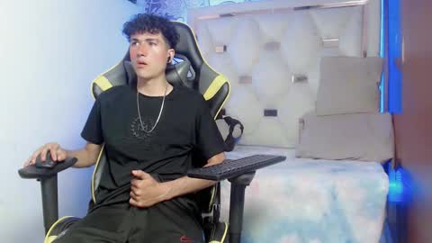 Snapshot of johnny_cagee chatting on 11/08/25, 06:46 johnny_cagee online show from 11/08/25, 06:46