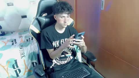 Snapshot of johnny_cagee chatting on 11/18/25, 03:34 johnny_cagee online show from 11/18/25, 03:34