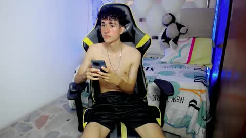 Snapshot of johnny_cagee chatting on 11/21/25, 06:01 johnny_cagee online show from 11/21/25, 06:01