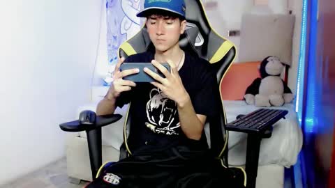 Snapshot of johnny_cagee chatting on 11/29/25, 04:26 johnny_cagee online show from 11/29/25, 04:26