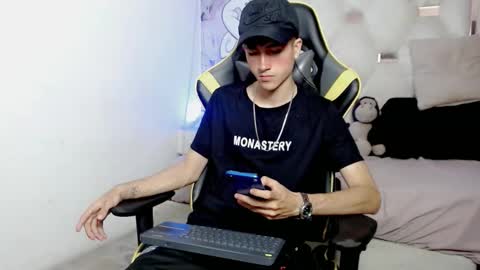 Snapshot of johnny_cagee chatting on 01/12/26, 03:23 johnny_cagee online show from 01/12/26, 03:23