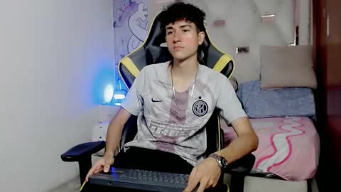 Snapshot of johnny_cagee chatting on 01/16/26, 03:43 johnny_cagee online show from 01/16/26, 03:43