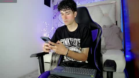 johnny_cagee online show from 04/14/26, 04:07