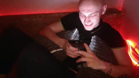 Johnny online show from 02/09/25, 05:33