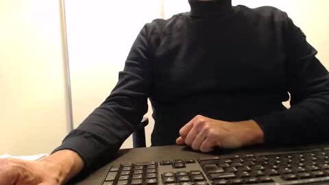 johnny_walker14 online show from 12/18/25, 03:29