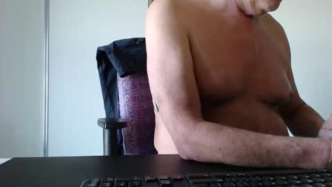 Snapshot of johnny_walker14 chatting on 04/29/26, 11:03 johnny_walker14 online show from 04/29/26, 11:03