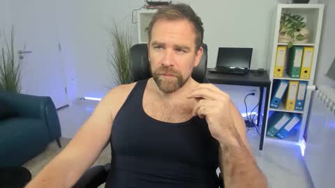 johnnydough82 online show from 12/03/25, 09:18