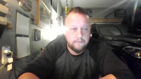 Snapshot of johnnydub3685 chatting on 11/01/25, 01:02 johnnydub3685 online show from 11/01/25, 01:02