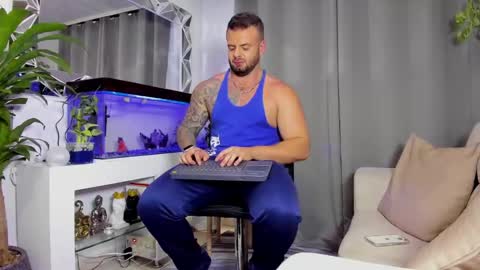 JOHNNY online show from 12/26/24, 08:21