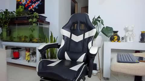 JOHNNY online show from 11/19/25, 12:21