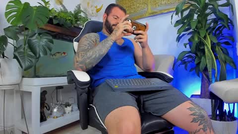 JOHNNY online show from 04/04/26, 01:37