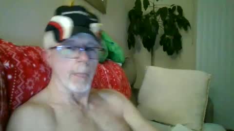 Snapshot of johnnyrocket12345678 chatting on 12/28/24, 04:41 johnnyrocket12345678 online show from 12/28/24, 04:41