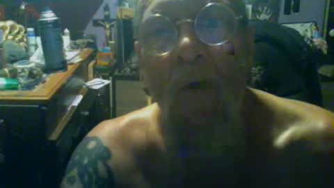 johnnyshung1 online show from 12/02/25, 06:58