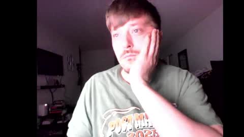 Snapshot of johnson1995764958 chatting on 05/27/26, 06:21 johnson1995764958 online show from 05/27/26, 06:21