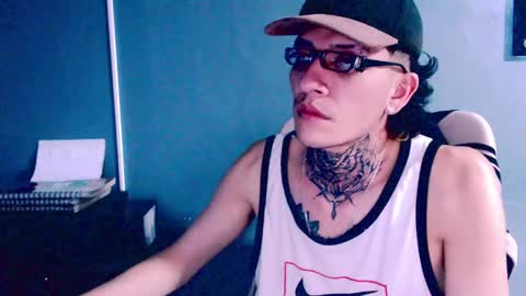 johnsonisaac94  online show from 12/22/24, 05:01