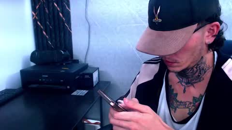 johnsonisaac94  online show from 02/09/25, 08:33