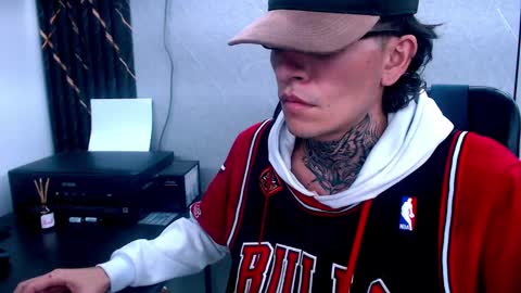 johnsonisaac94  online show from 02/16/25, 04:42