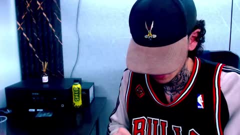 johnsonisaac94  online show from 02/22/25, 04:29