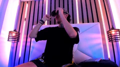 johnsonisaac94  online show from 09/18/25, 02:02