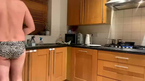 Snapshot of johnthomasbwc chatting on 01/10/26, 12:12 JohnThomasBWC online show from 01/10/26, 12:12