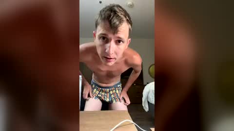 Snapshot of johstondude chatting on 06/28/26, 03:34 Johston online show from 06/28/26, 03:34