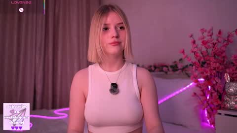 Snapshot of joice_queen chatting on 02/16/26, 09:22 Paula online show from 02/16/26, 09:22