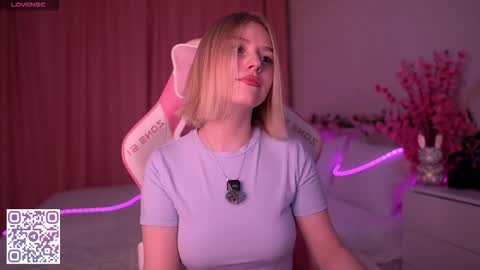 Snapshot of joice_queen chatting on 02/27/26, 09:04 Paula online show from 02/27/26, 09:04