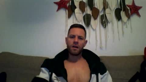 Snapshot of jojo19844 chatting on 12/15/25, 10:25 jojo19844 online show from 12/15/25, 10:25