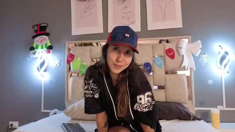 jolie_lov online show from 12/17/25, 01:17