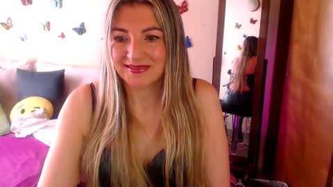 Jolie Mature online show from 11/23/25, 04:51