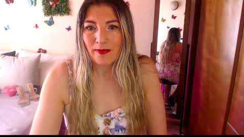 Jolie Mature online show from 04/20/26, 07:48