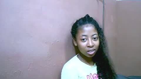 Snapshot of joliekah27 chatting on 02/25/25, 01:09 joliekah27 online show from 02/25/25, 01:09