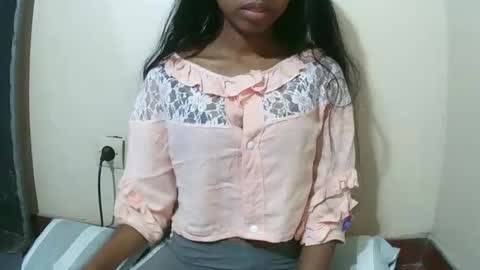 joliekah27 online show from 12/21/25, 06:59